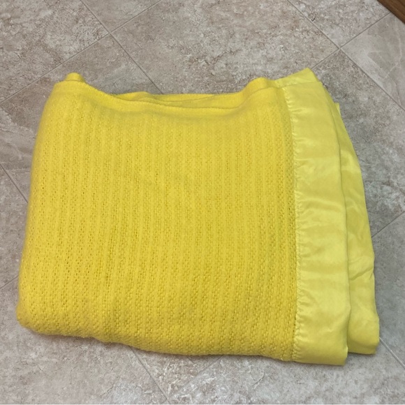 jcpenney Bedding Vintage Jcpenny Fashion Manor Satin Trim Yellow
